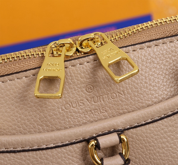 ルイヴィトンバッグ着用イメージ